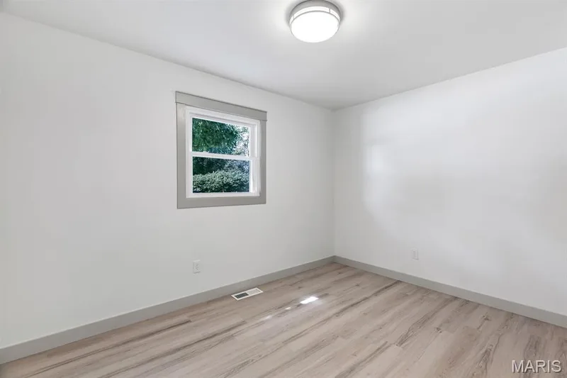 2nd bedroom main level — 3424 La Salle Drive, St Charles, MO 63301