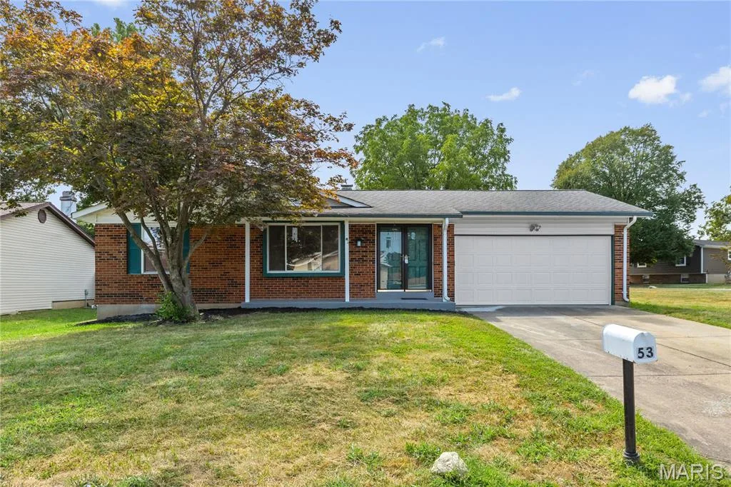 53 W Garden Walk Drive, St Peters, MO 63376 — listing photo 1 of 28