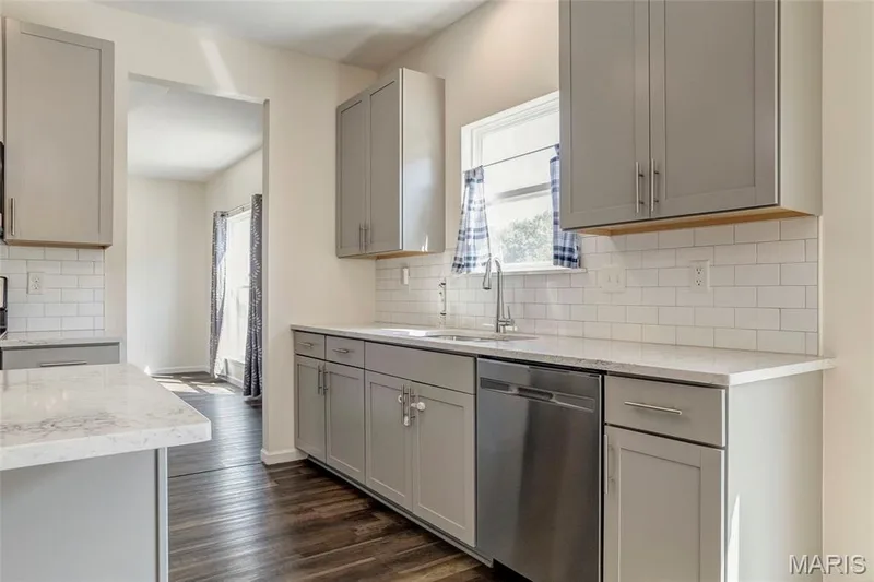 Quartz countertops — 456 Dusty Brook Drive, O'Fallon, MO 63366