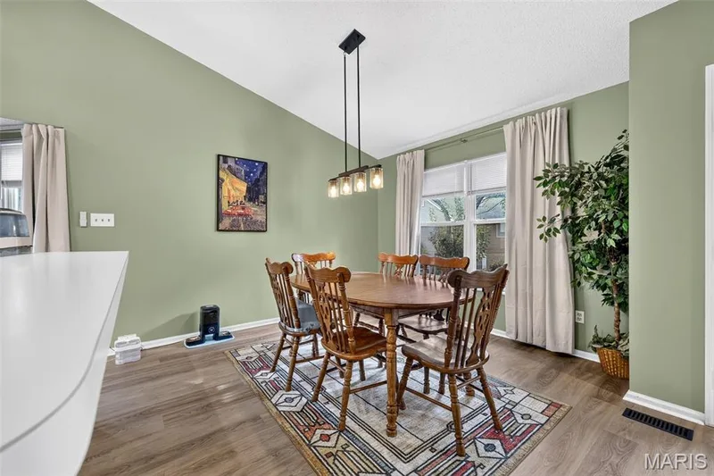 72 Hickoryshade Court, St Peters, MO 63376 — listing photo 5 of 25