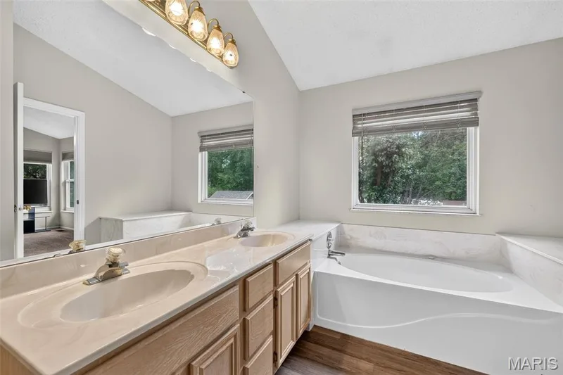 72 Hickoryshade Court, St Peters, MO 63376 — listing photo 16 of 25