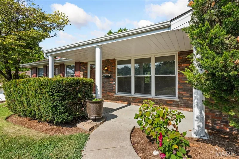 Covered front porch — 109 Meadowlark Lane, St Charles, MO 63301