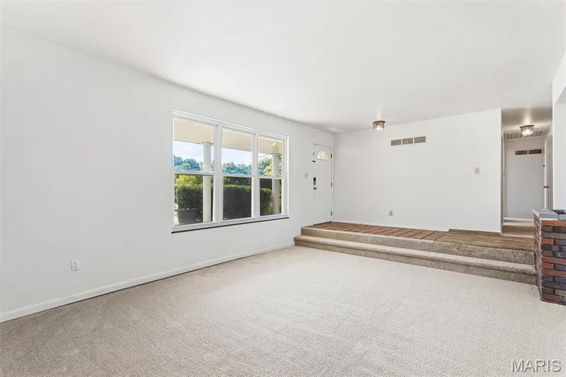 Freshly painted and new carpet in August 2026! — 109 Meadowlark Lane, St Charles, MO 63301