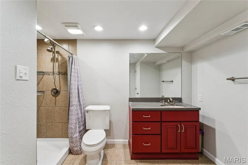 918 Perry Street, St Charles, MO 63301 — listing photo 22 of 30