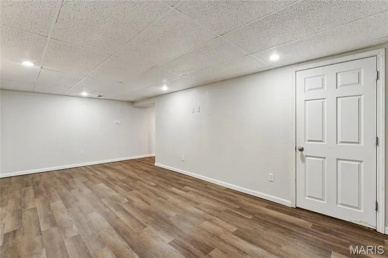 918 Perry Street, St Charles, MO 63301 — listing photo 24 of 30