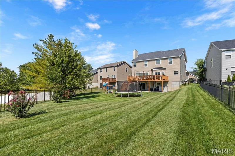 616 Prairiegate Court, Lake St. Louis, MO 63367 — listing photo 5 of 48