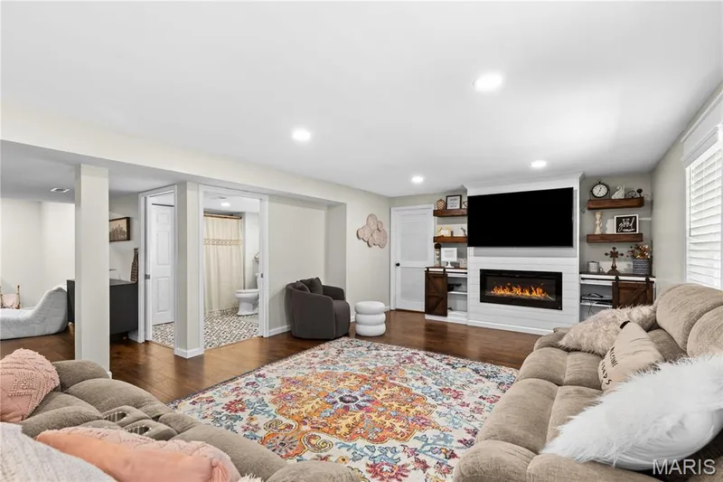616 Prairiegate Court, Lake St. Louis, MO 63367 — listing photo 6 of 48