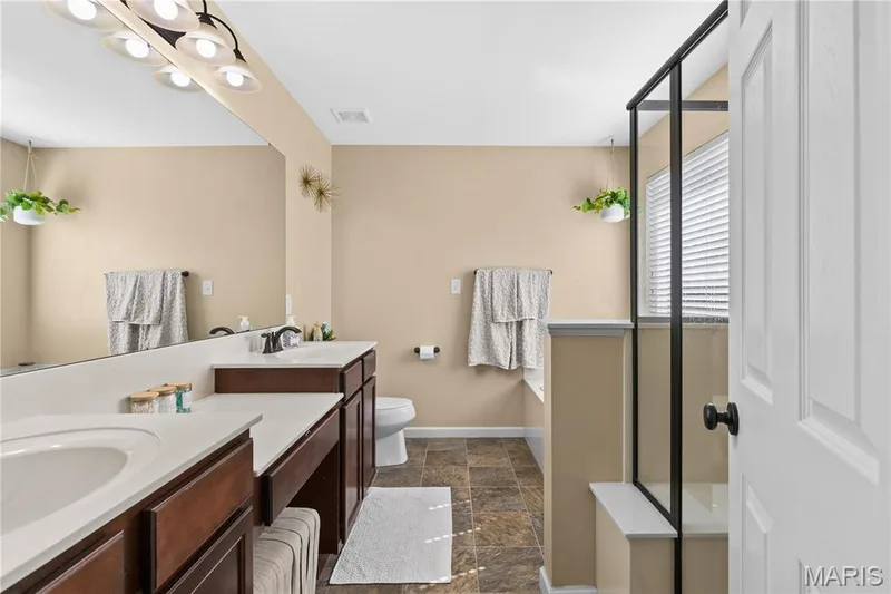 616 Prairiegate Court, Lake St. Louis, MO 63367 — listing photo 12 of 48