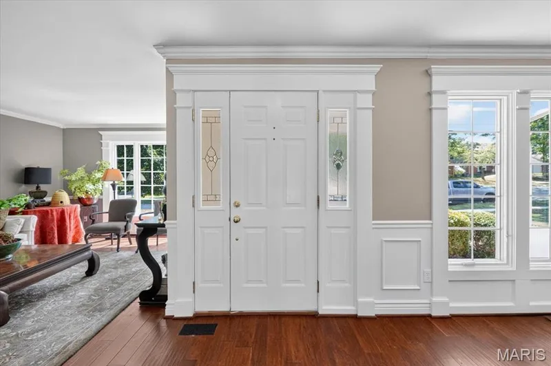 15345 Country Ridge Drive, Chesterfield, MO 63017 — listing photo 5 of 32