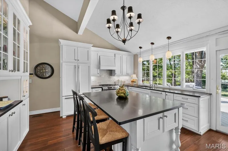 15345 Country Ridge Drive, Chesterfield, MO 63017 — listing photo 16 of 32