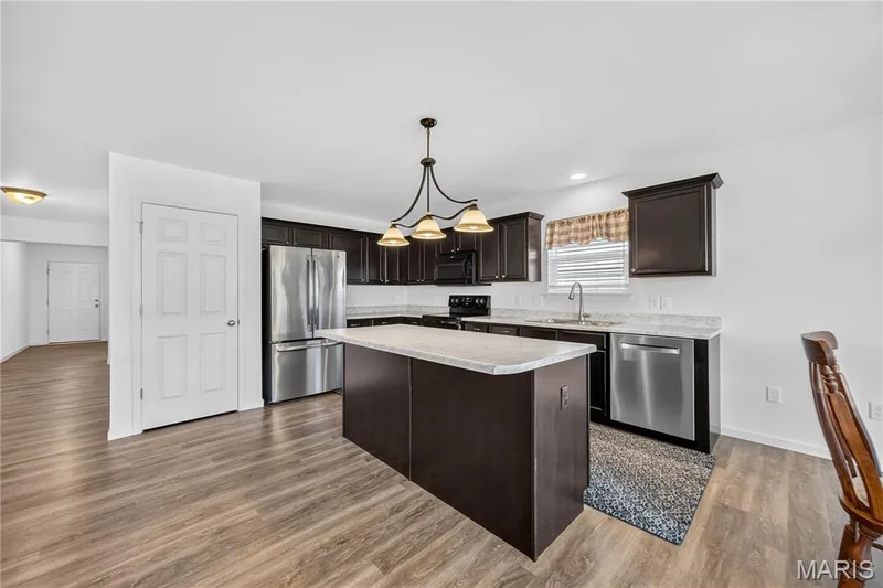 Gourmet Kitchen with center island — 619 Wilmer Meadow Drive, Wentzville, MO 63385