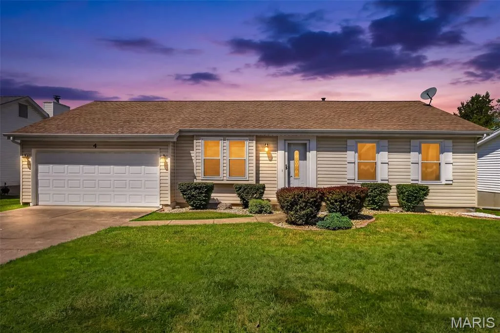 4 Tamerton Court, St Peters, MO 63376 — listing photo 1 of 44