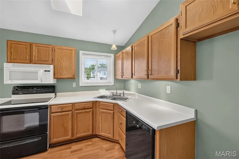 4 Tamerton Court, St Peters, MO 63376 — listing photo 13 of 44