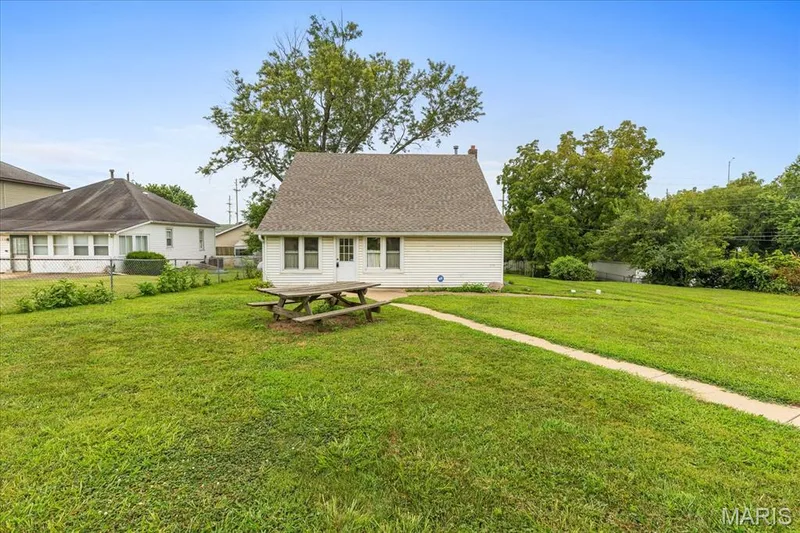 2130 Gilmore Lane, Wentzville, MO 63385 — listing photo 2 of 29