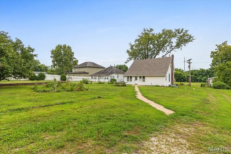 2130 Gilmore Lane, Wentzville, MO 63385 — listing photo 3 of 29