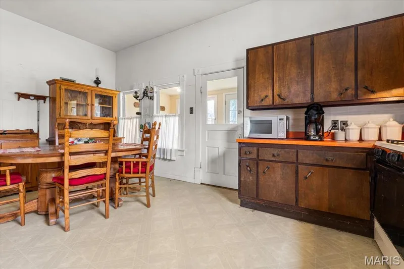 2130 Gilmore Lane, Wentzville, MO 63385 — listing photo 11 of 29