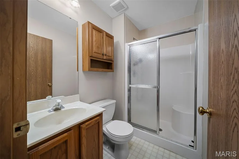 Walk-in shower — 86 Sun Haven Court, Wentzville, MO 63385