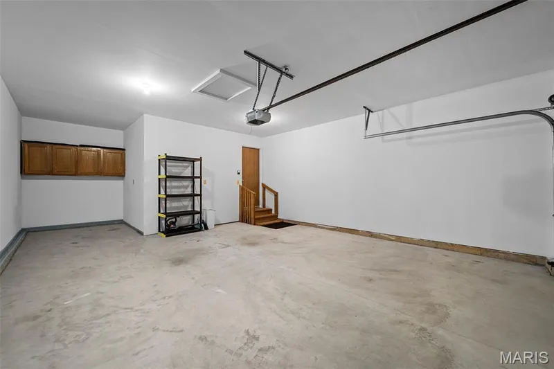 Garage — 86 Sun Haven Court, Wentzville, MO 63385