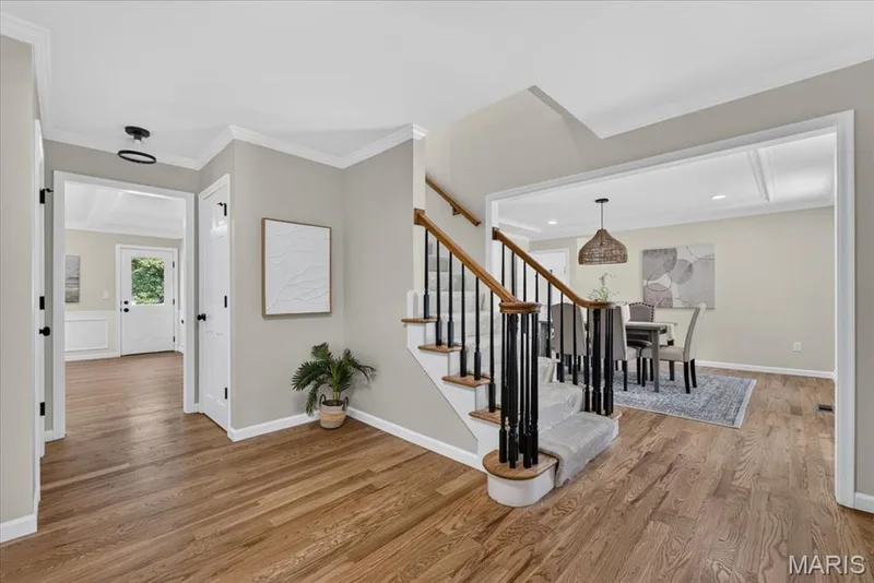 2131 Hickory Drive, Chesterfield, MO 63005 — listing photo 2 of 34