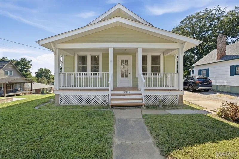 Welcome to 201 Perry Street! — 201 Perry Street, St Charles, MO 63301