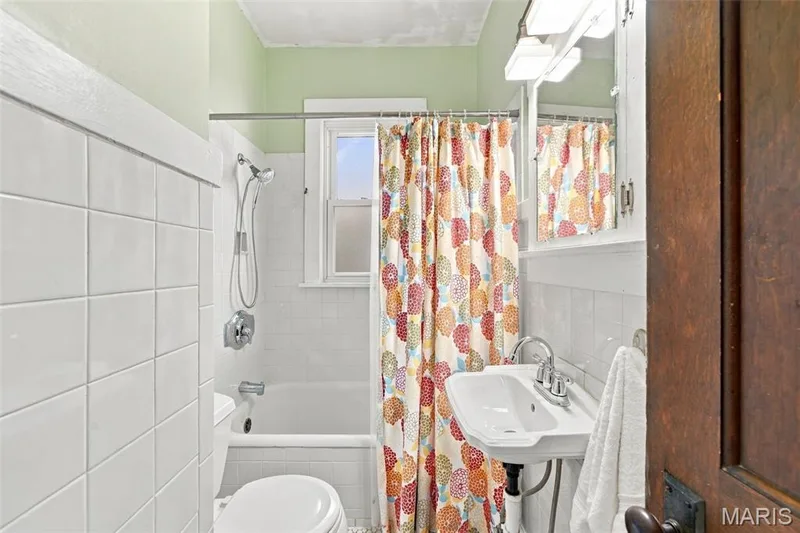 201 Perry Street, St Charles, MO 63301 — listing photo 26 of 48