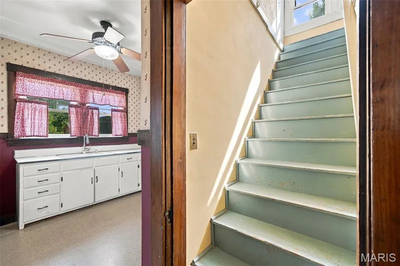 201 Perry Street, St Charles, MO 63301 — listing photo 29 of 48