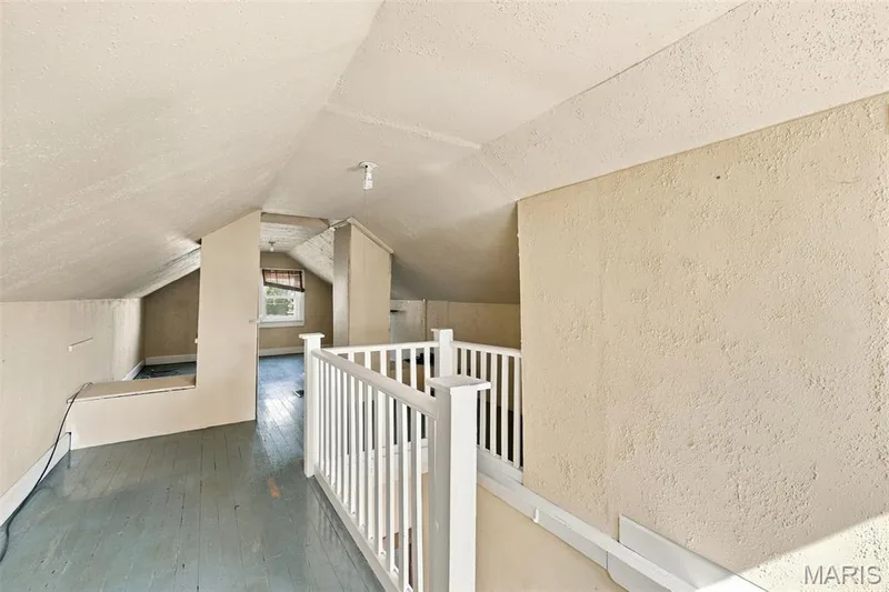Upstairs space makes a great office or additional bedroom — 201 Perry Street, St Charles, MO 63301