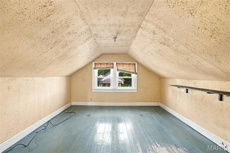 Upstairs space makes a great office or additional bedroom — 201 Perry Street, St Charles, MO 63301