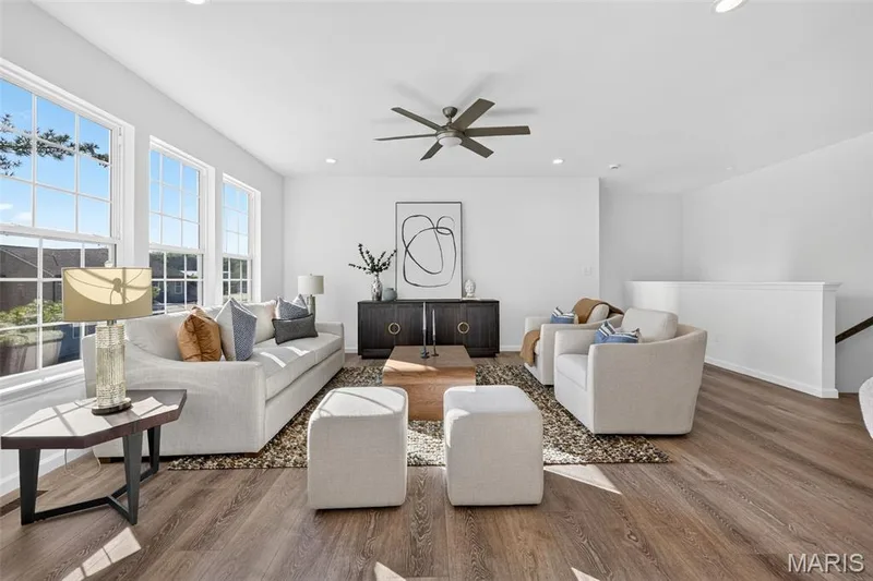 104 Quail Bluff Court, Wentzville, MO 63385 — listing photo 5 of 33