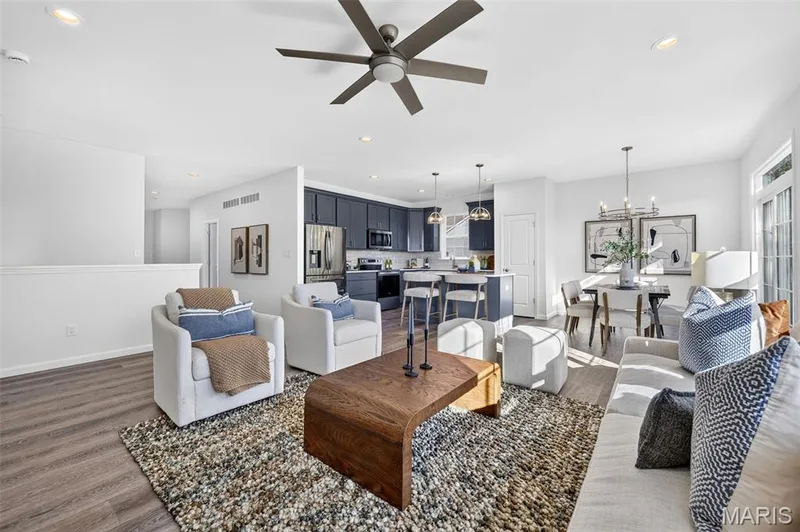 104 Quail Bluff Court, Wentzville, MO 63385 — listing photo 7 of 33