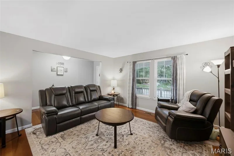 205 Hawksbury Place, O'Fallon, MO 63368 — listing photo 3 of 34