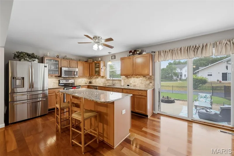 205 Hawksbury Place, O'Fallon, MO 63368 — listing photo 5 of 34