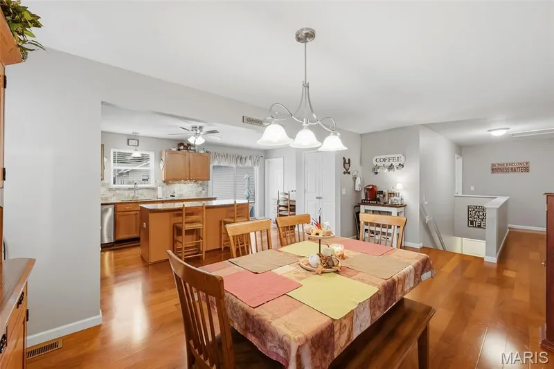 205 Hawksbury Place, O'Fallon, MO 63368 — listing photo 9 of 34