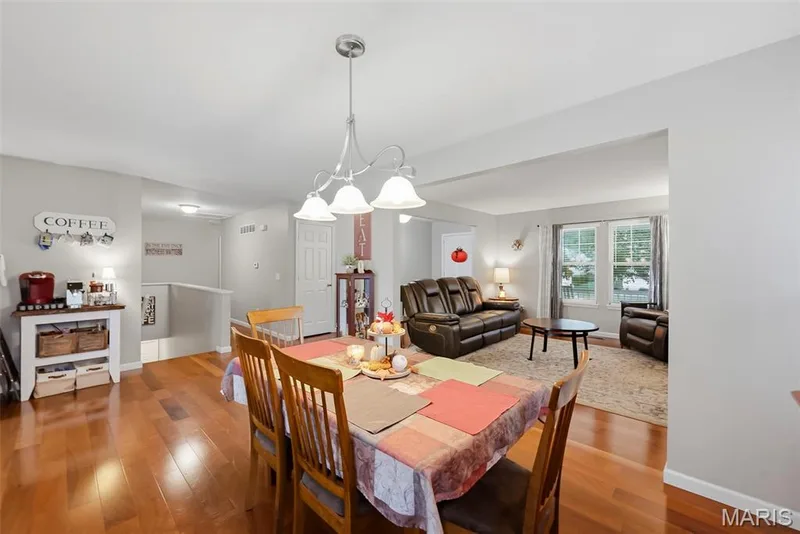 205 Hawksbury Place, O'Fallon, MO 63368 — listing photo 10 of 34