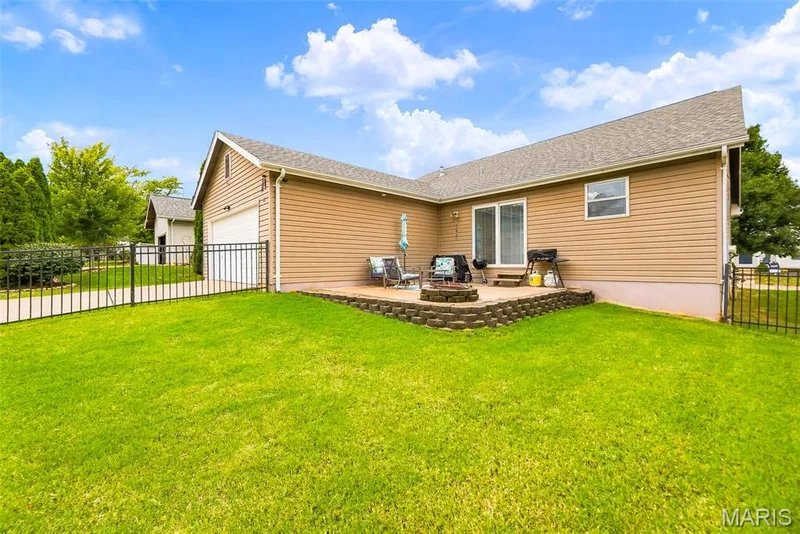 205 Hawksbury Place, O'Fallon, MO 63368 — listing photo 32 of 34