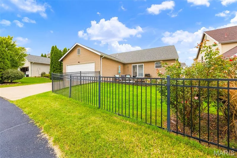 205 Hawksbury Place, O'Fallon, MO 63368 — listing photo 33 of 34