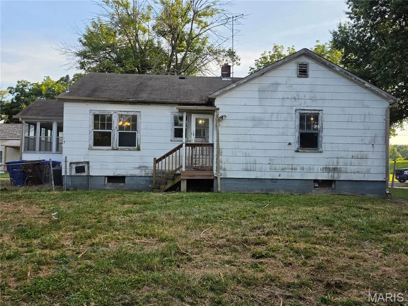 7 2nd Street, St Peters, MO 63376 — listing photo 4 of 28