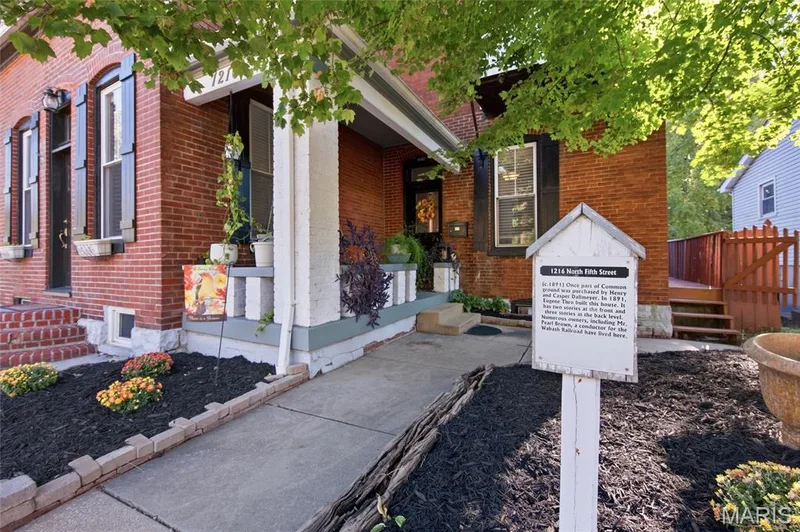 1216 N 5th Street, St Charles, MO 63301 — listing photo 6 of 68
