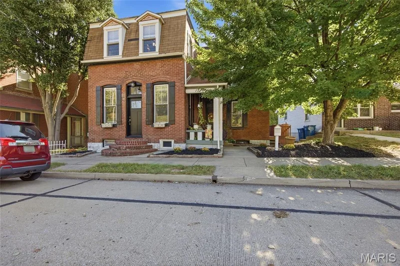 1216 N 5th Street, St Charles, MO 63301 — listing photo 3 of 68