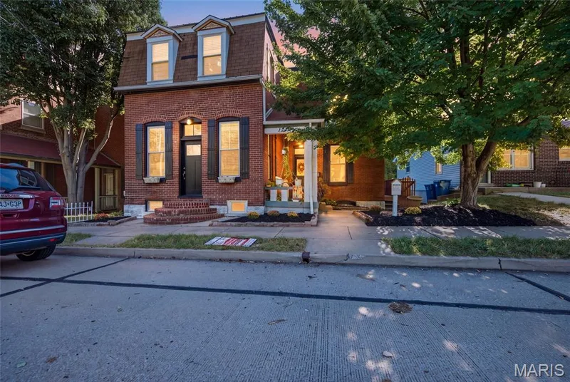 1216 N 5th Street, St Charles, MO 63301 — listing photo 8 of 68
