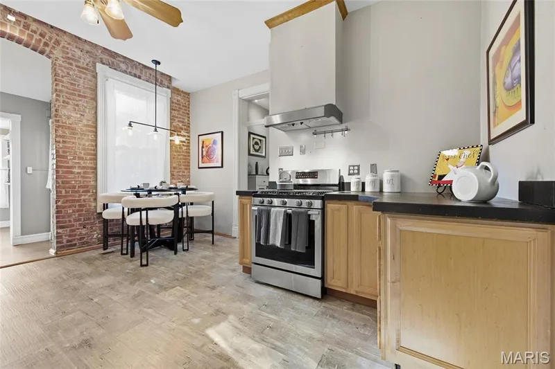 1216 N 5th Street, St Charles, MO 63301 — listing photo 15 of 68