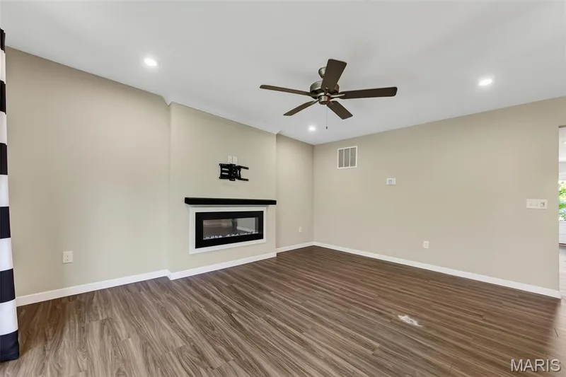 345 Newbridge Way, O'Fallon, MO 63368 — listing photo 7 of 31