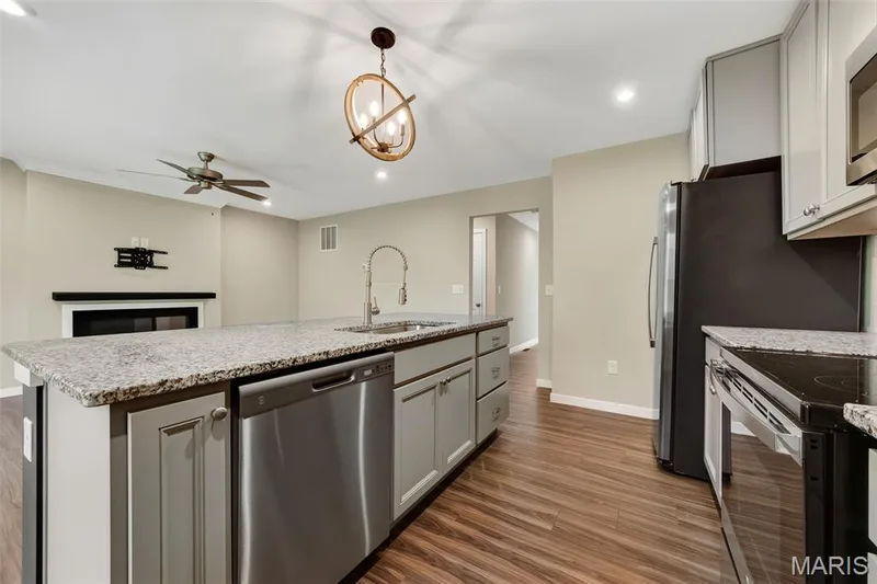 345 Newbridge Way, O'Fallon, MO 63368 — listing photo 9 of 31