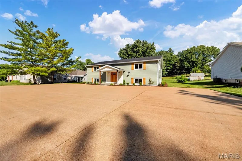 200 Park Charles Boulevard S, St Peters, MO 63376 — listing photo 4 of 61