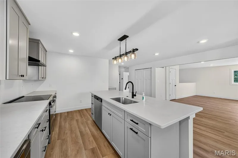 200 Park Charles Boulevard S, St Peters, MO 63376 — listing photo 21 of 61