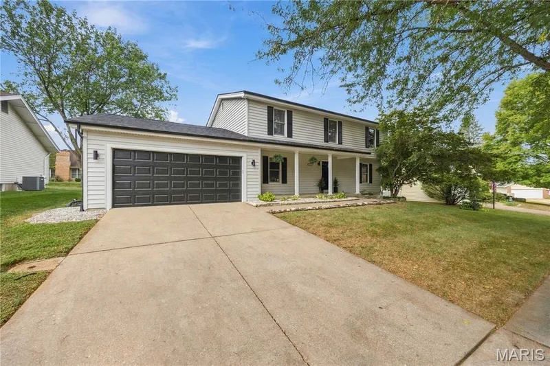 2952 N Kristopher Bend Court, St Charles, MO — listing photo 1