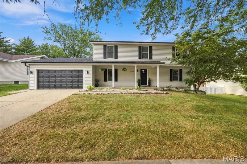 2952 N Kristopher Bend Court, St Charles, MO 63303 — listing photo 2 of 43