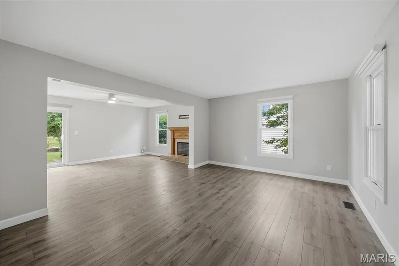 2952 N Kristopher Bend Court, St Charles, MO 63303 — listing photo 13 of 43