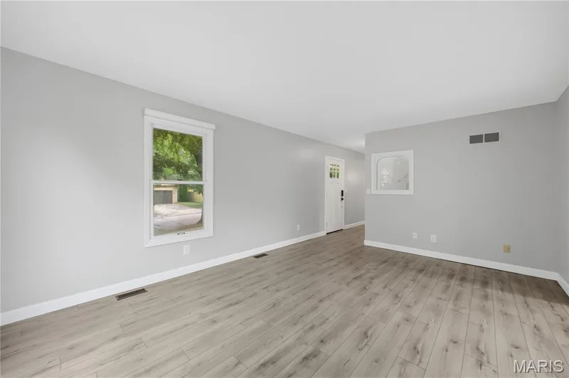 2952 N Kristopher Bend Court, St Charles, MO 63303 — listing photo 15 of 43