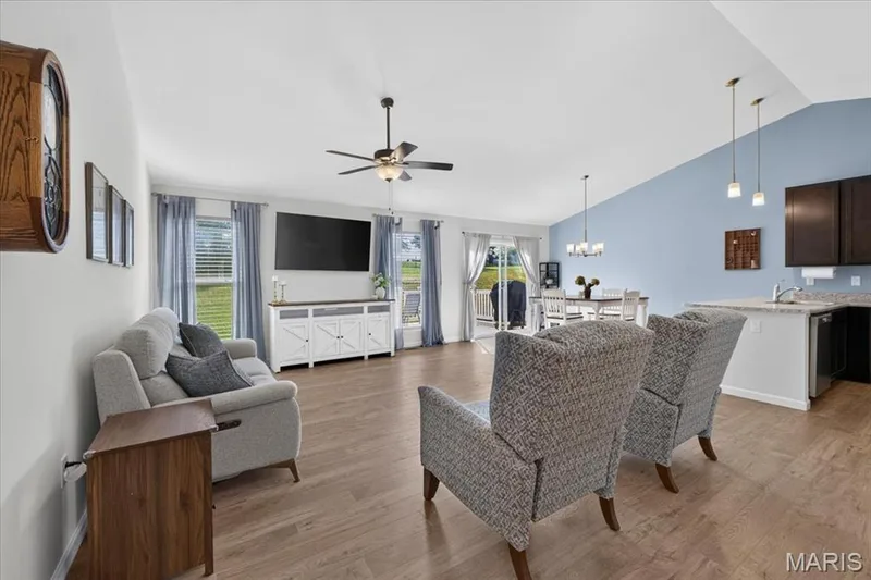 132 Prairie Wind Drive, Wentzville, MO 63385 — listing photo 4 of 31